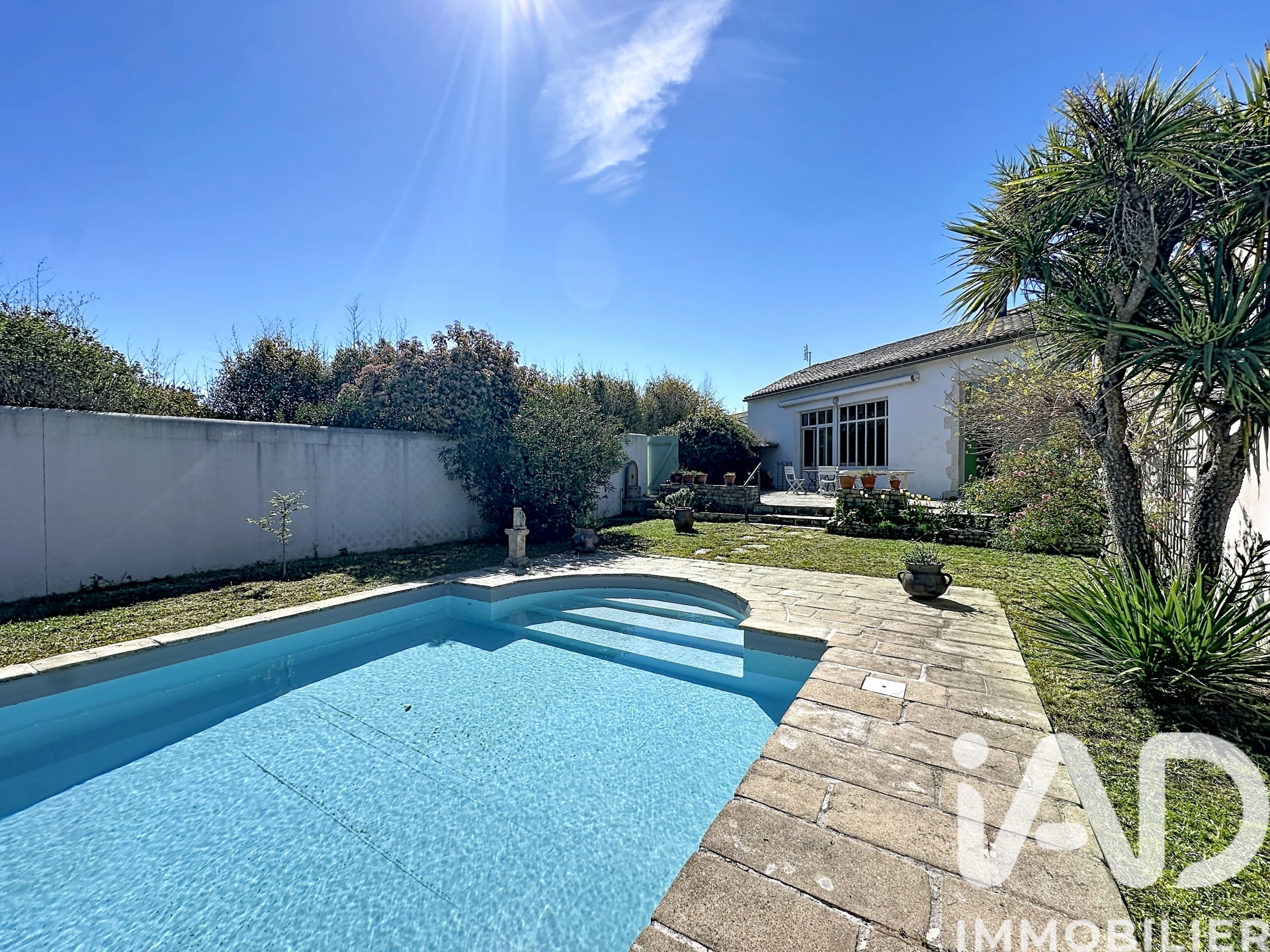 Vente maison à Saint-Martin-de-Ré (17410) : maison de ville 7 pièces 198 m² - 2008428 — 4