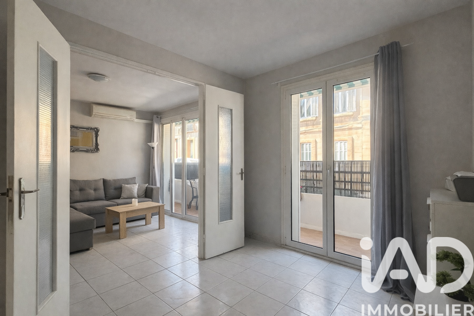 Vente appartement à Marseille (13004) : appartement 2 pièces 50 m² - 1992121 — 2