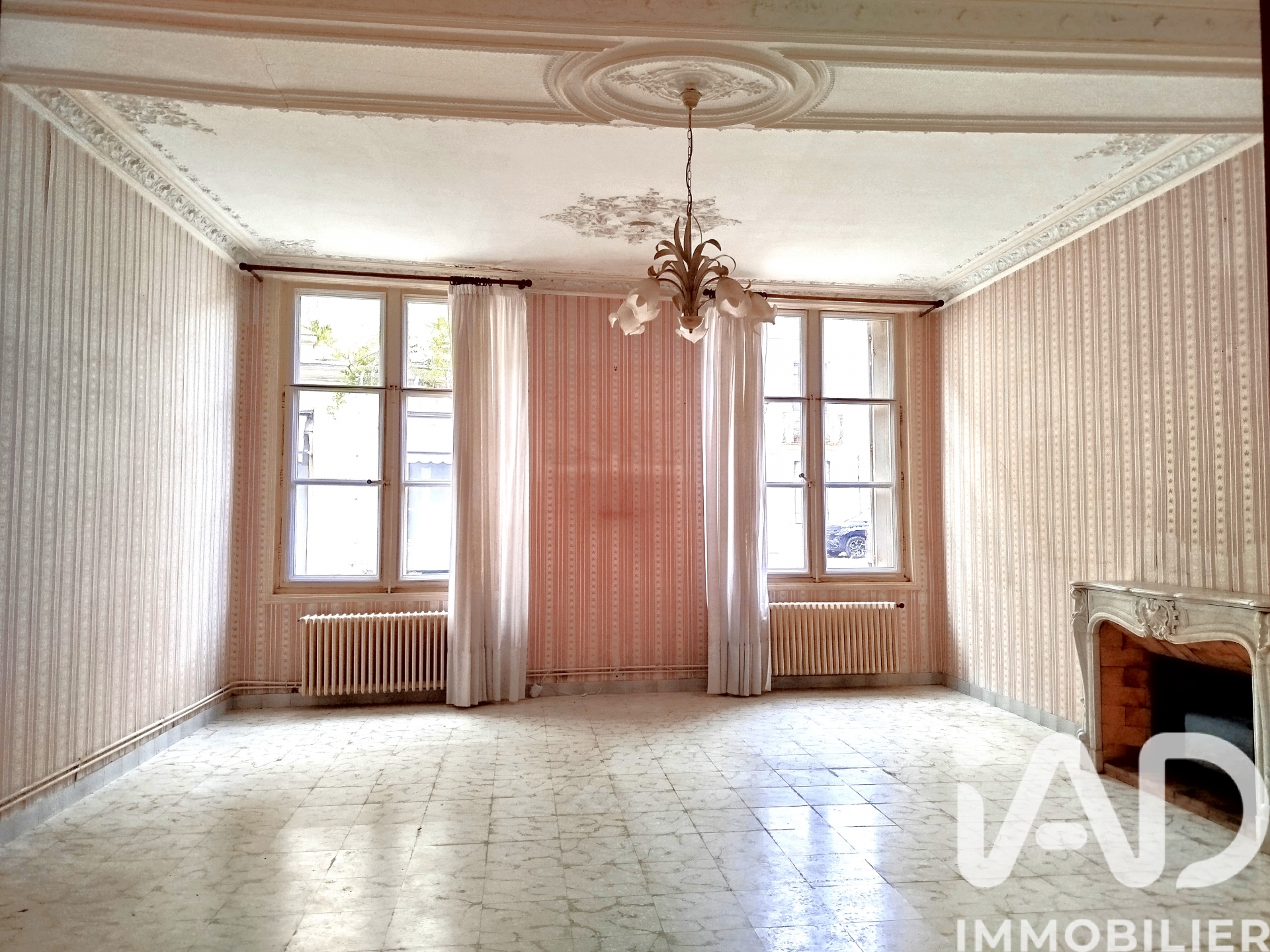 Vente maison à Chinon (37500) : maison traditionnelle 7 pièces 180 m² — 4