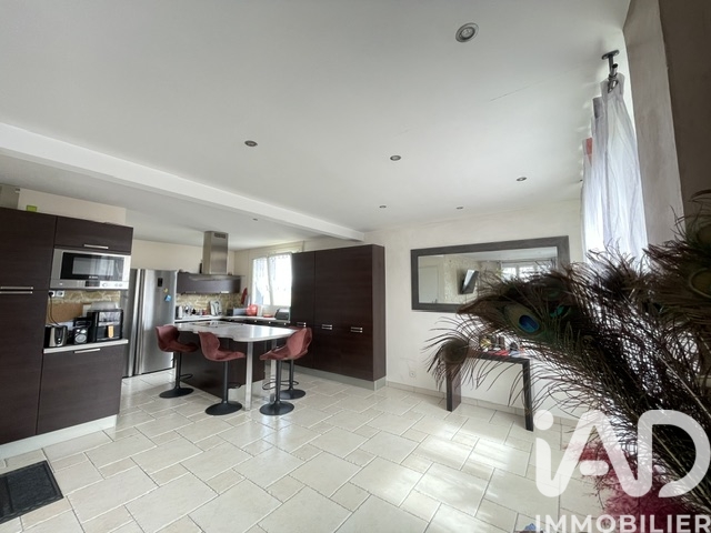 Vente maison à Vaujours (93410) : maison traditionnelle 6 pièces 119 m² — 5