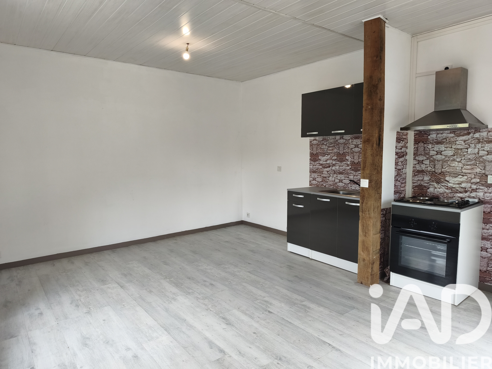 Vente maison à Montmorillon (86500) : maison de ville 6 pièces 125 m² — 4