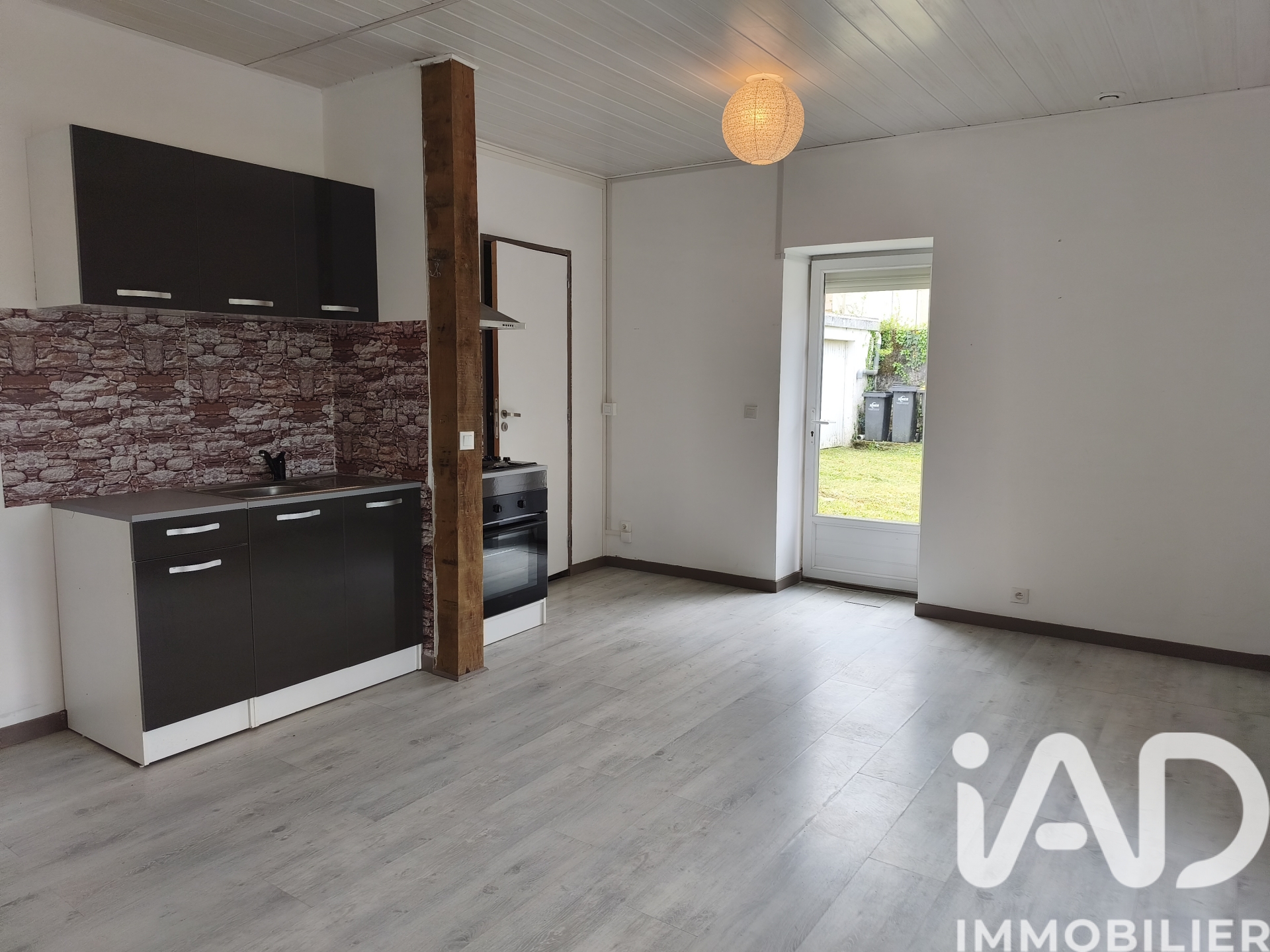 Vente maison à Montmorillon (86500) : maison de ville 6 pièces 125 m² — 6