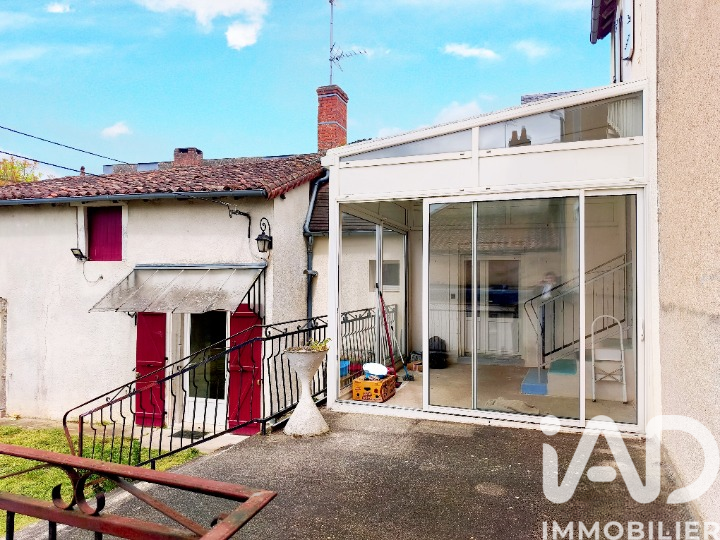 Vente maison à Montmorillon (86500) : maison de ville 6 pièces 125 m² — 11