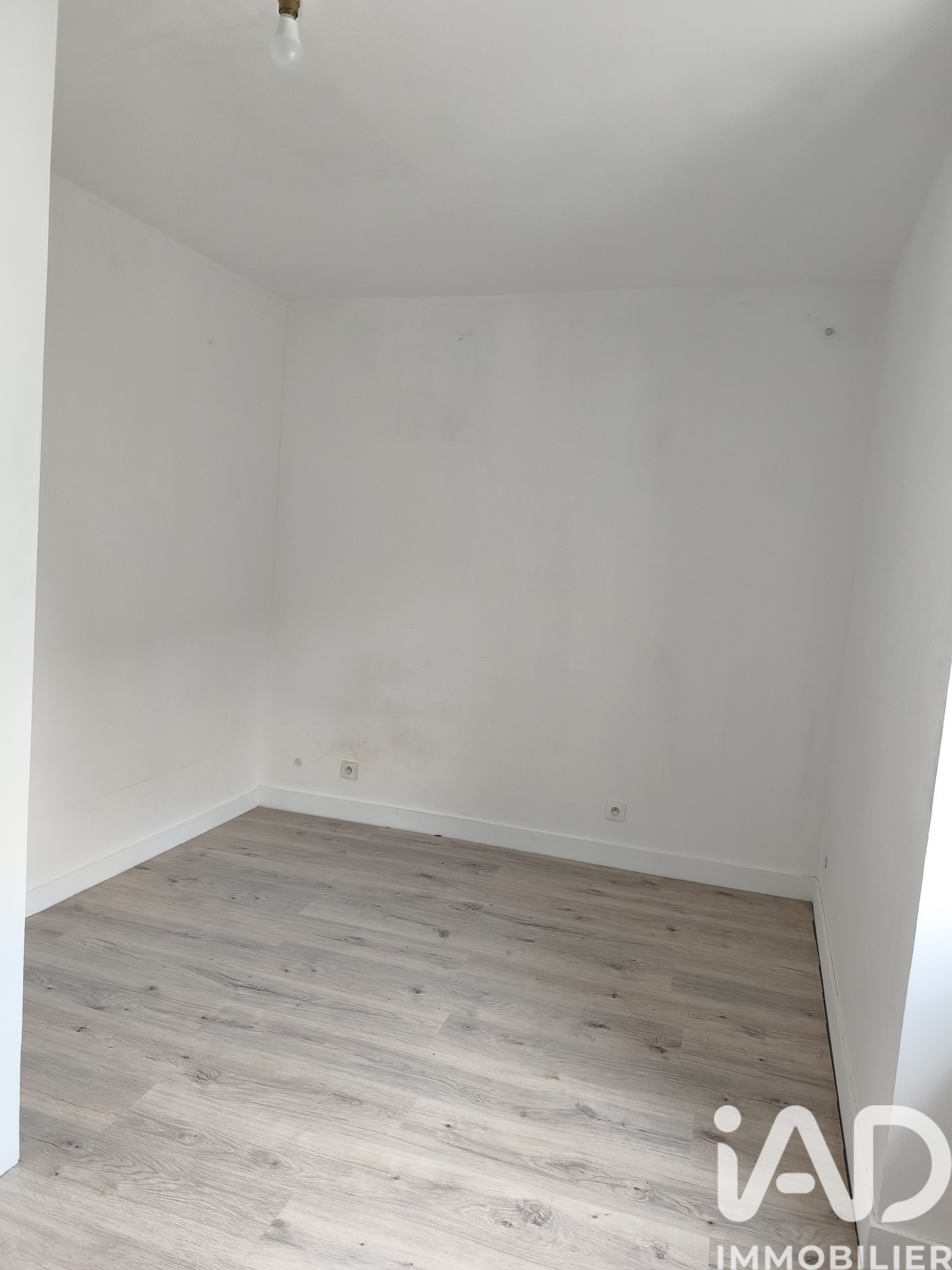 Vente maison à Montmorillon (86500) : maison de ville 6 pièces 125 m² — 23