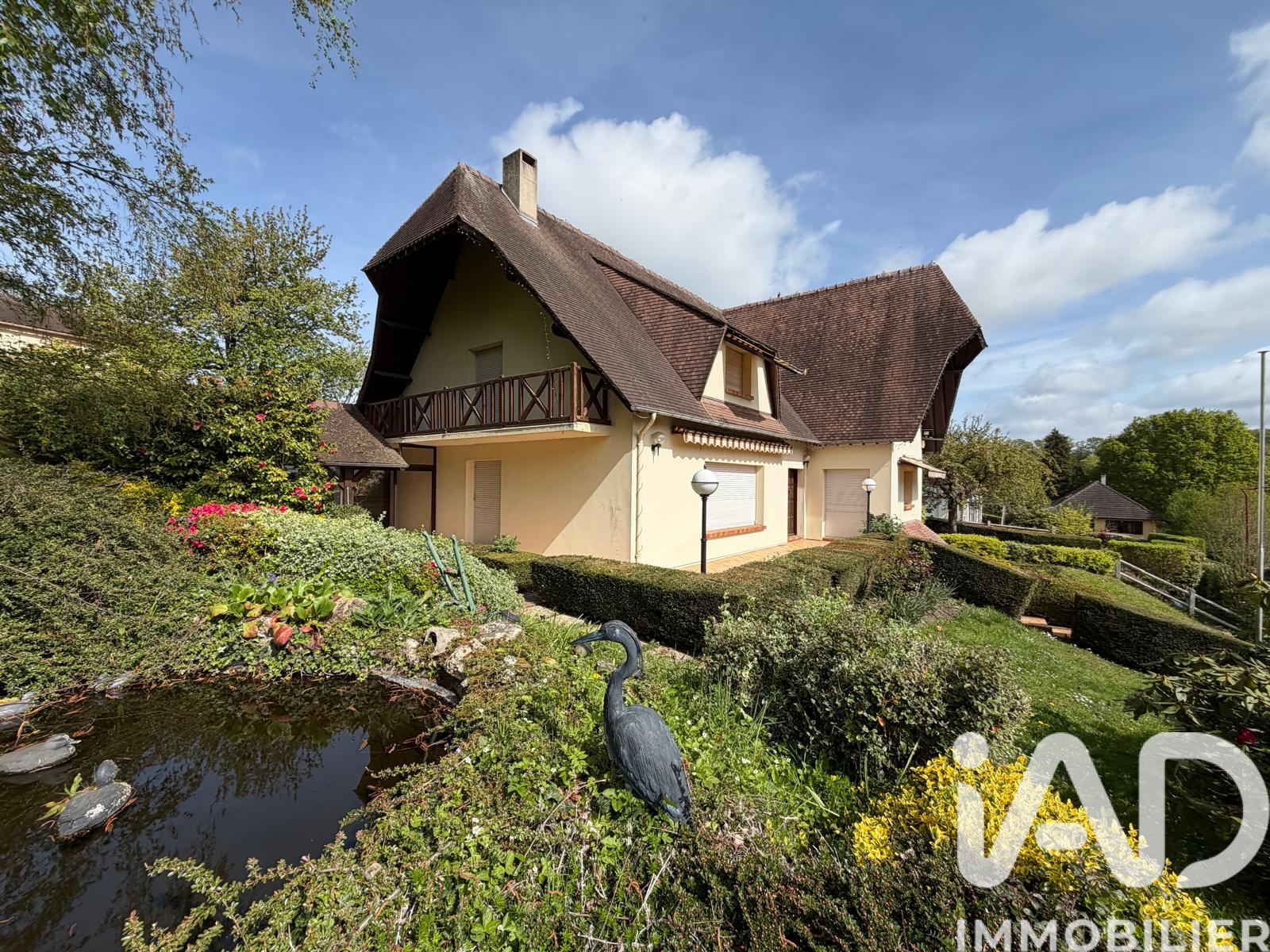 Maison à vendre à Saint-Ouen-du-Tilleul — 282 000 € — IAD France