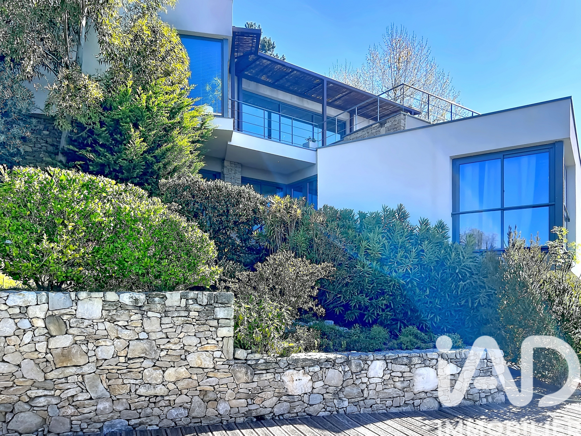 Maison d'architecte à FORCALQUIER (04300)