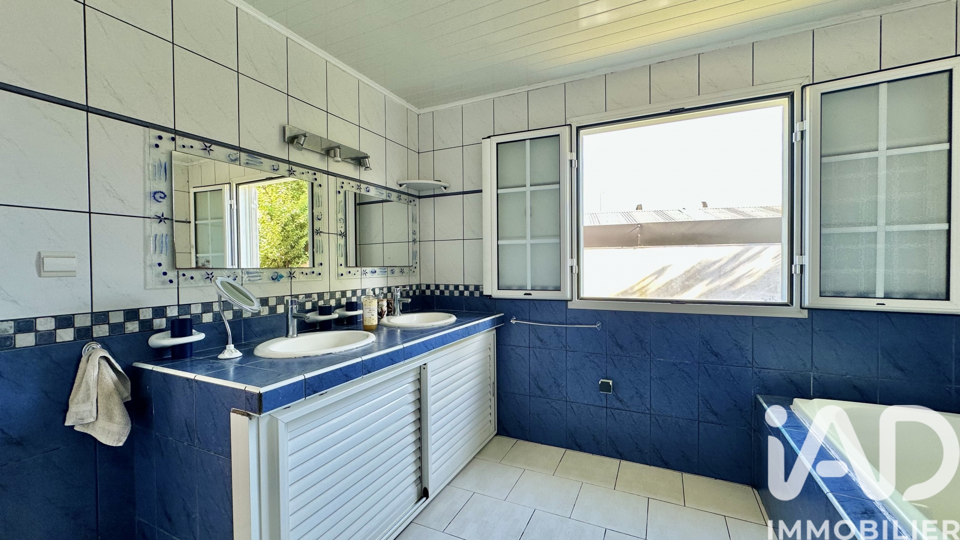 Vente maison à Le Tampon (97418) : maison traditionnelle 6 pièces 168 m² — 9