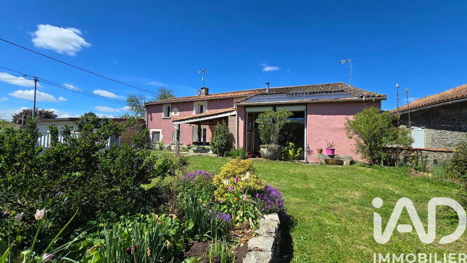 Vente maison à Blanzay (86400) : maison de village 4 pièces 170 m² — 2