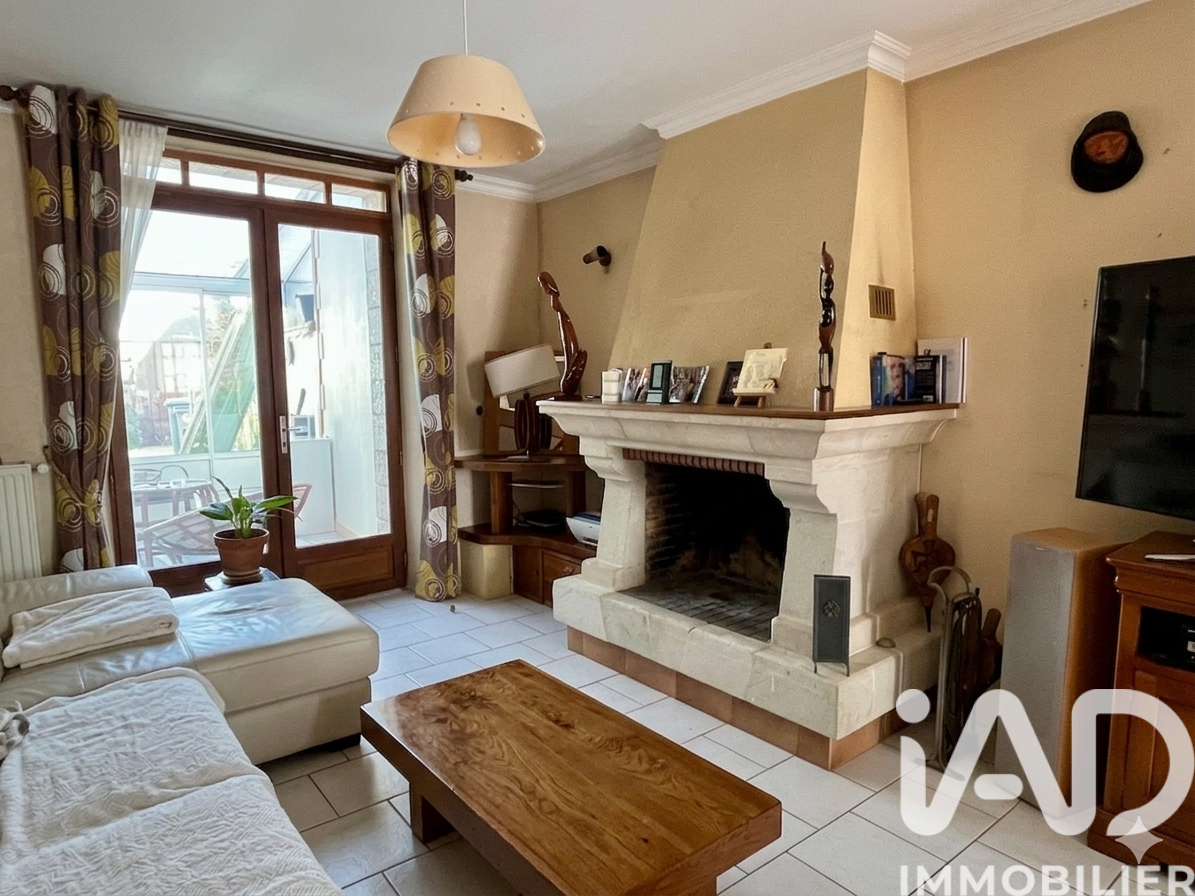 Vente maison à Jarzé (49140) : maison de ville 9 pièces 179 m² — 2