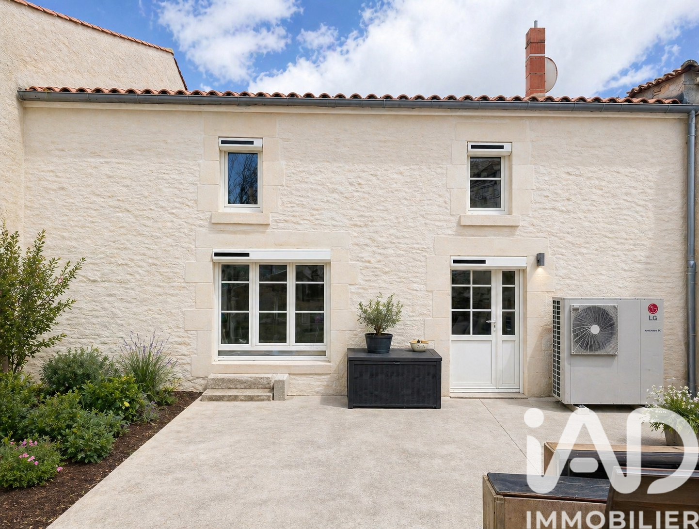 Vente maison à La Ronde (17170) : maison 5 pièces 188 m² — 2