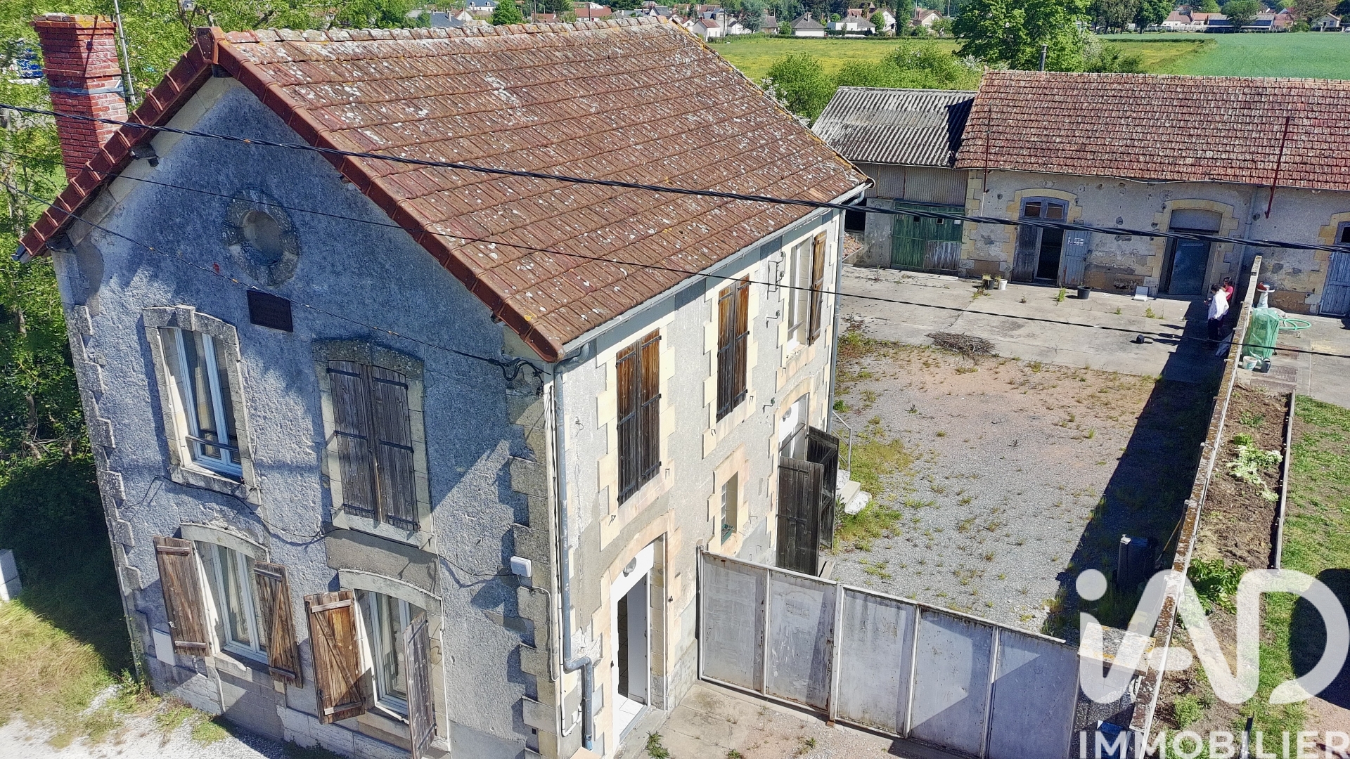 Vente maison à Sancoins (18600) : maison 4 pièces 93 m² — 24