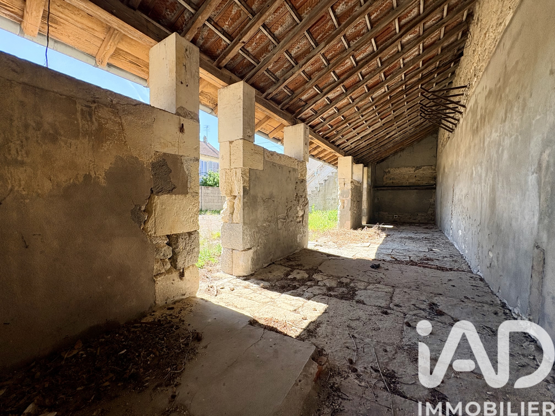 Vente maison à Sancoins (18600) : maison 4 pièces 93 m² — 18