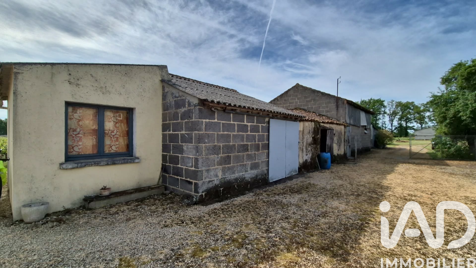 Vente maison à Val en Vignes (79290) : maison de campagne 5 pièces 92 m² - 2010130 — 18
