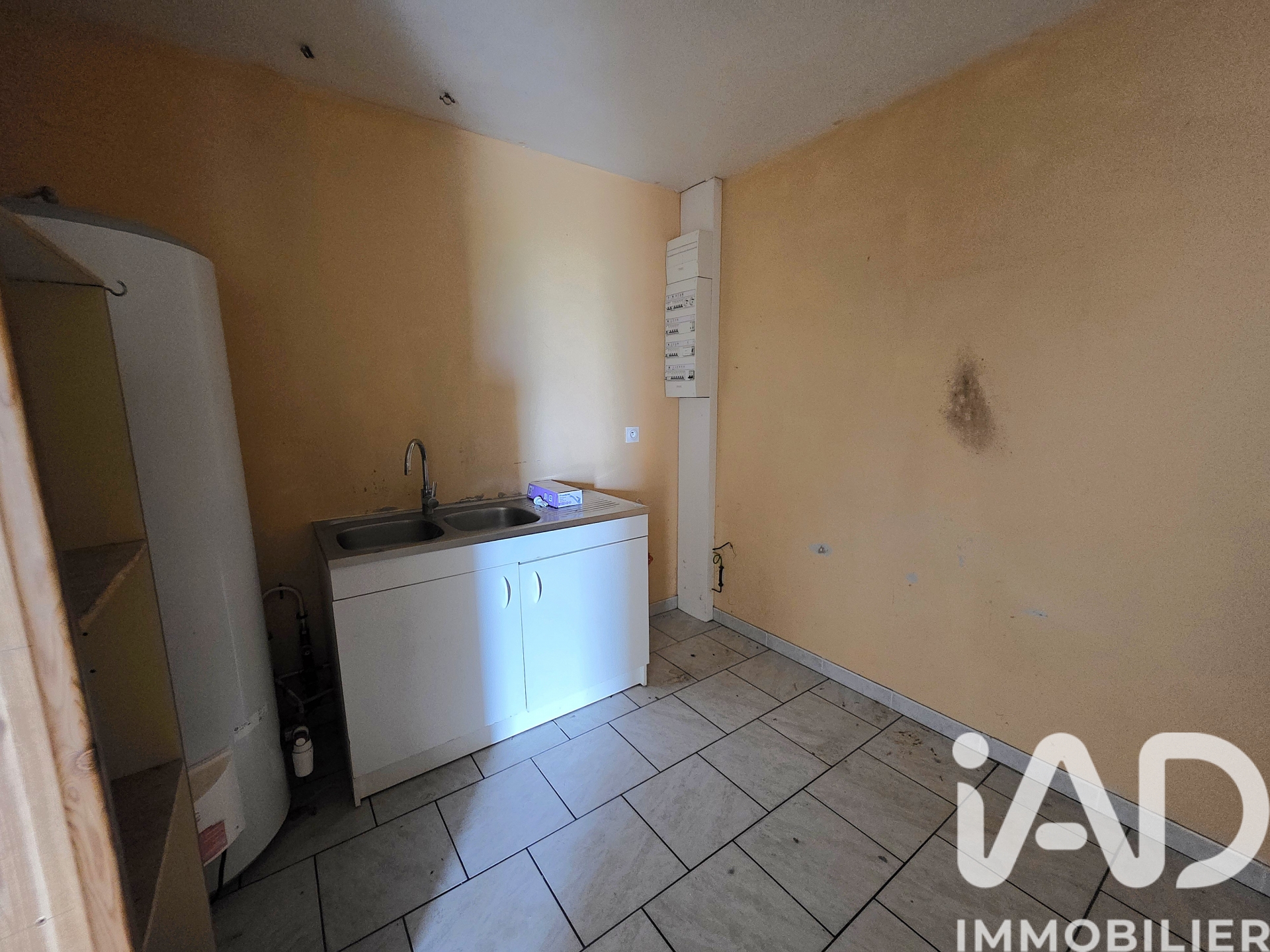 Vente maison à Biollet (63640) : maison 5 pièces 88 m² — 5
