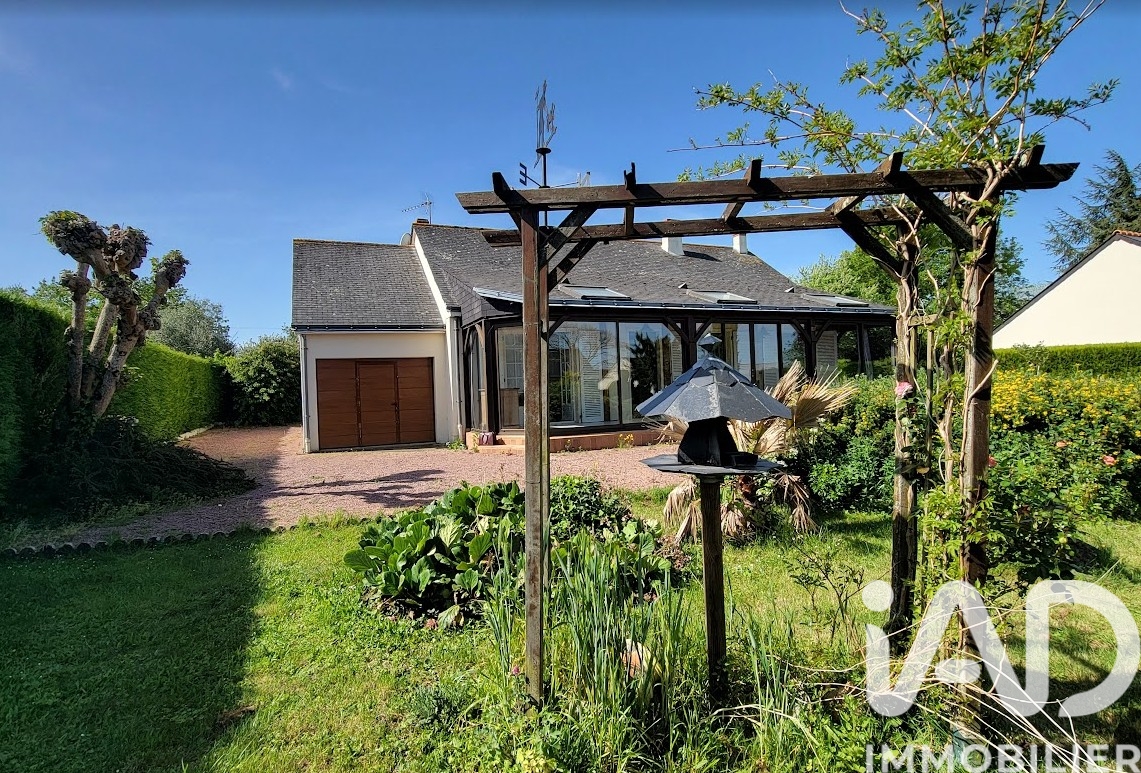 Maison à vendre à Le Coudray-Macouard — 168 500 € — IAD France