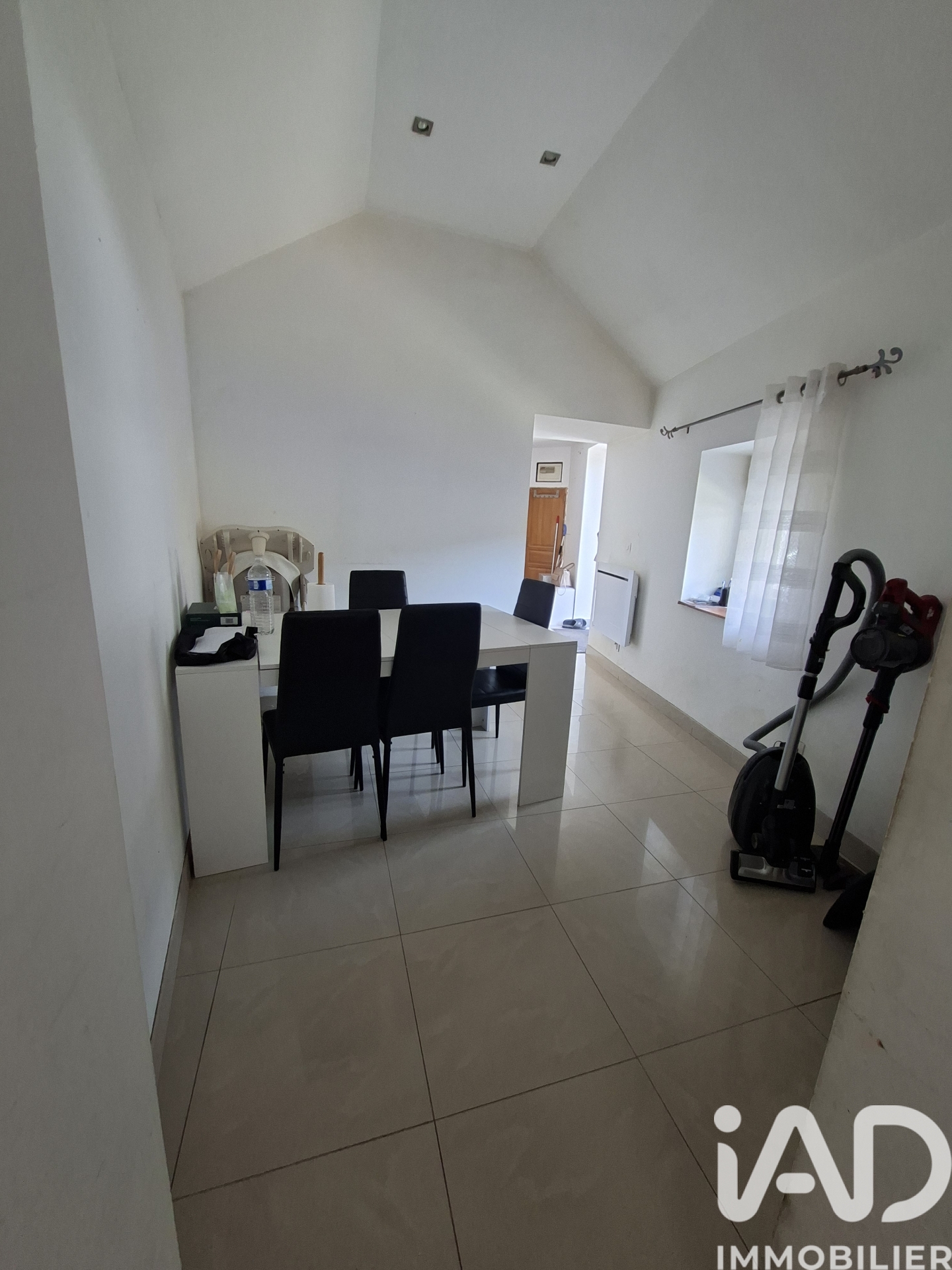 Vente maison à Villeblevin (89340) : maison 6 pièces 88 m² — 4