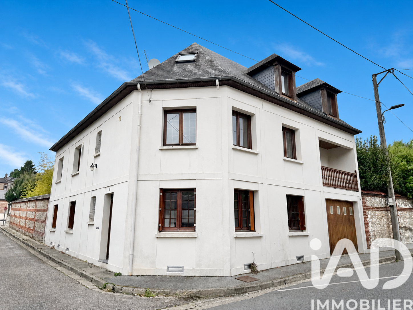 Vente maison à Lillebonne (76170) : maison de ville 8 pièces 195 m² — 2