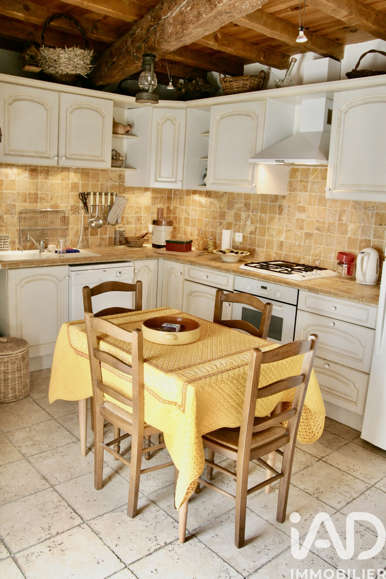 Vente maison à Fontvieille (13990) : maison de village 4 pièces 90 m² - 2017124 — 5