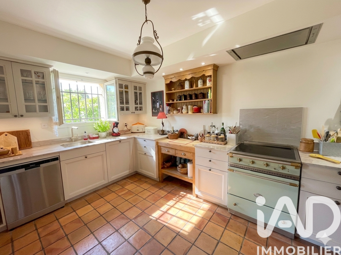 Vente maison à Rognac (13340) : maison traditionnelle 5 pièces 163 m² — 7