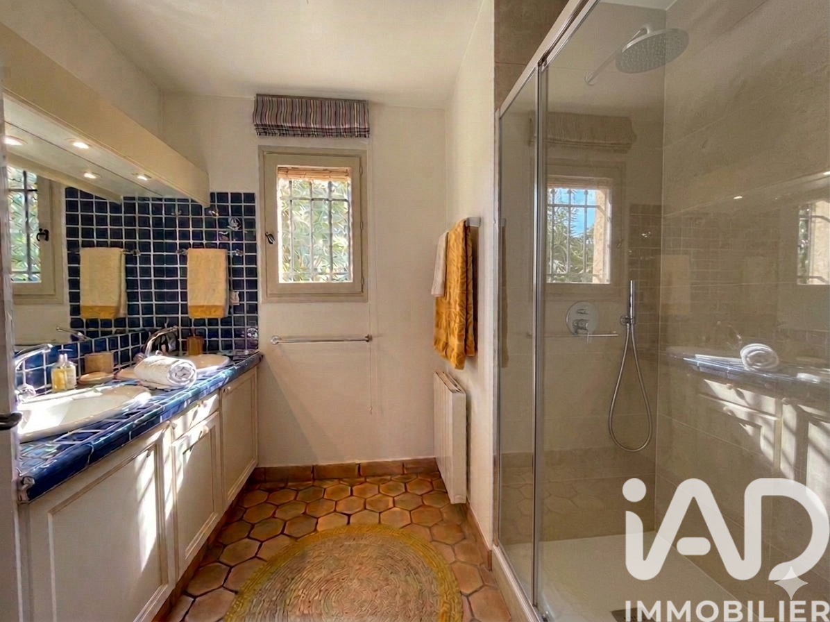 Vente maison à Rognac (13340) : maison traditionnelle 5 pièces 163 m² — 9