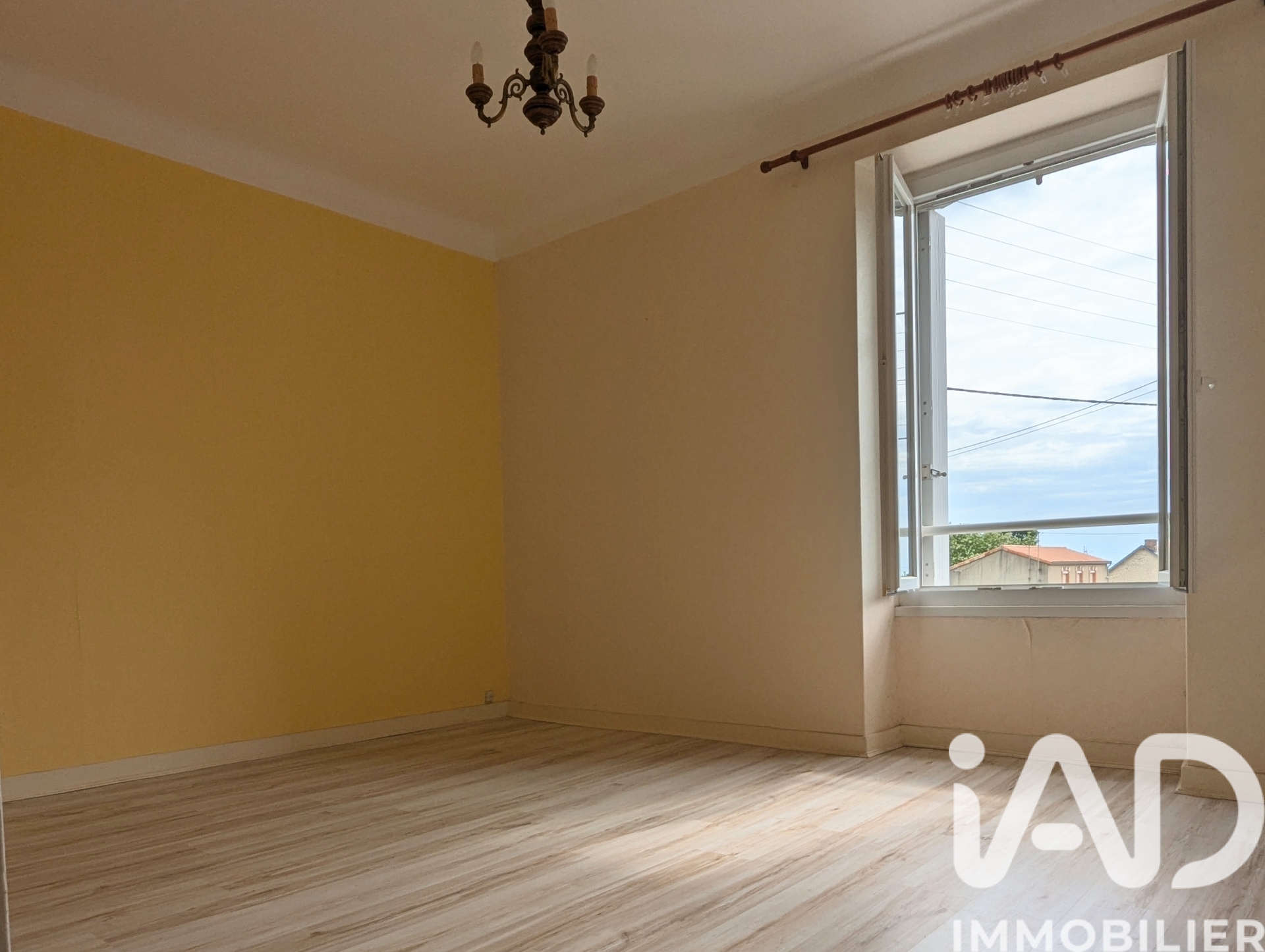 Vente maison à Airvault (79600) : maison de campagne 6 pièces 149 m² - 2014639 — 9