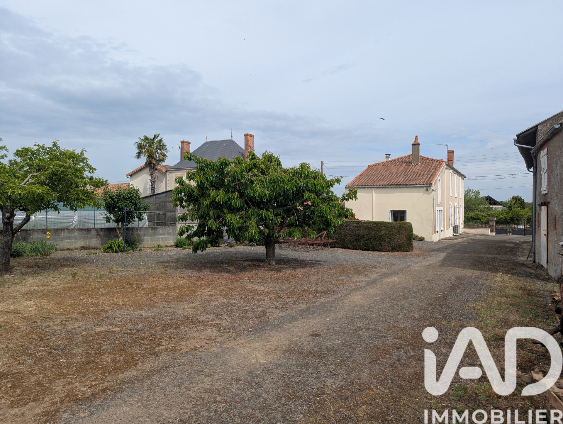 Vente maison à Airvault (79600) : maison de campagne 6 pièces 149 m² - 2014639 — 22