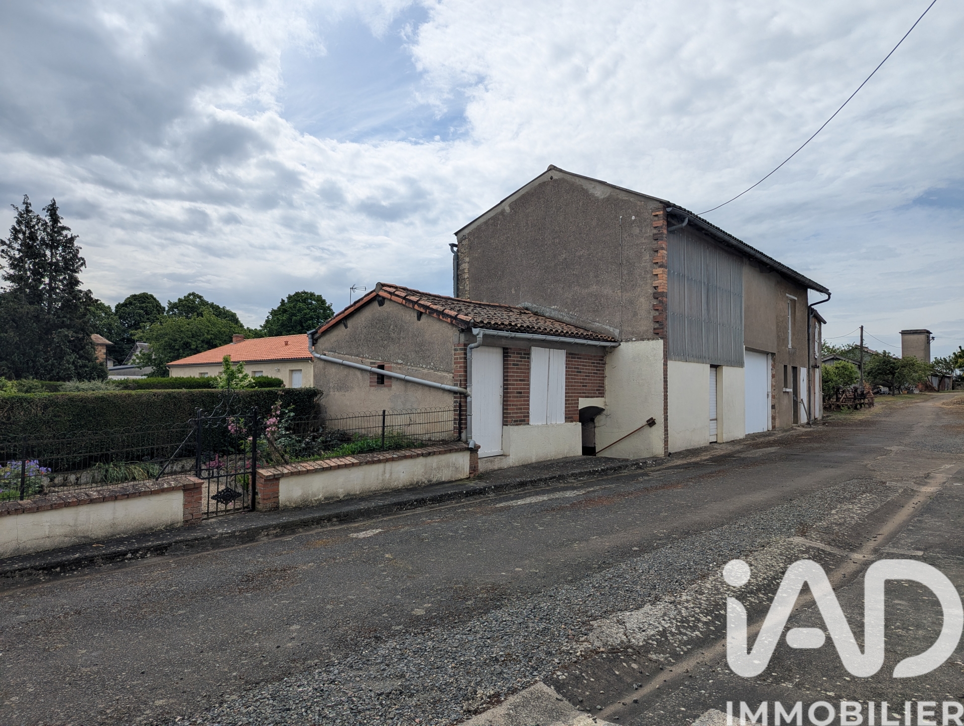 Vente maison à Airvault (79600) : maison de campagne 6 pièces 149 m² - 2014639 — 12