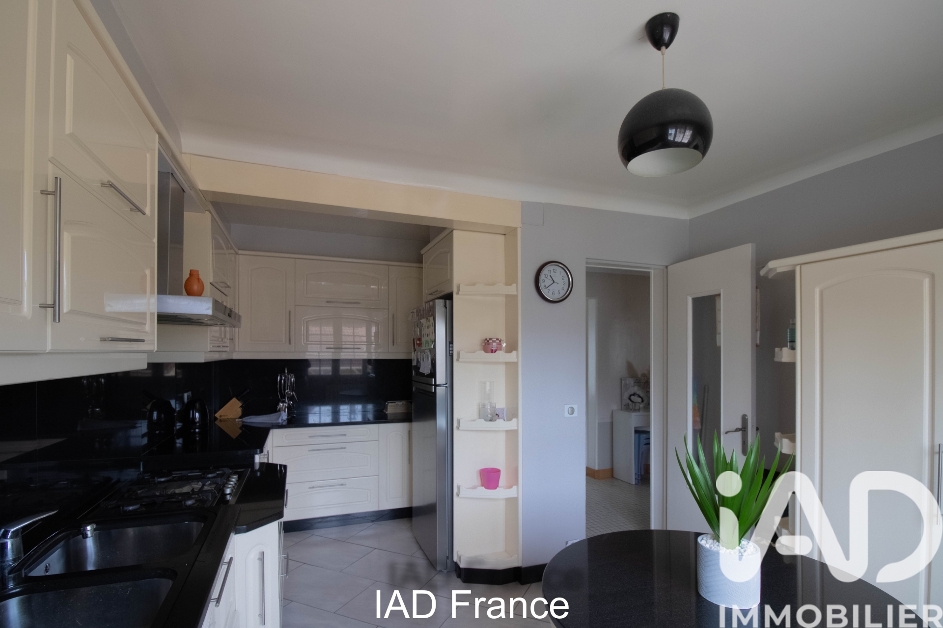 Vente maison à Trappes (78190) : maison traditionnelle 6 pièces 185 m² - 2015896 — 5