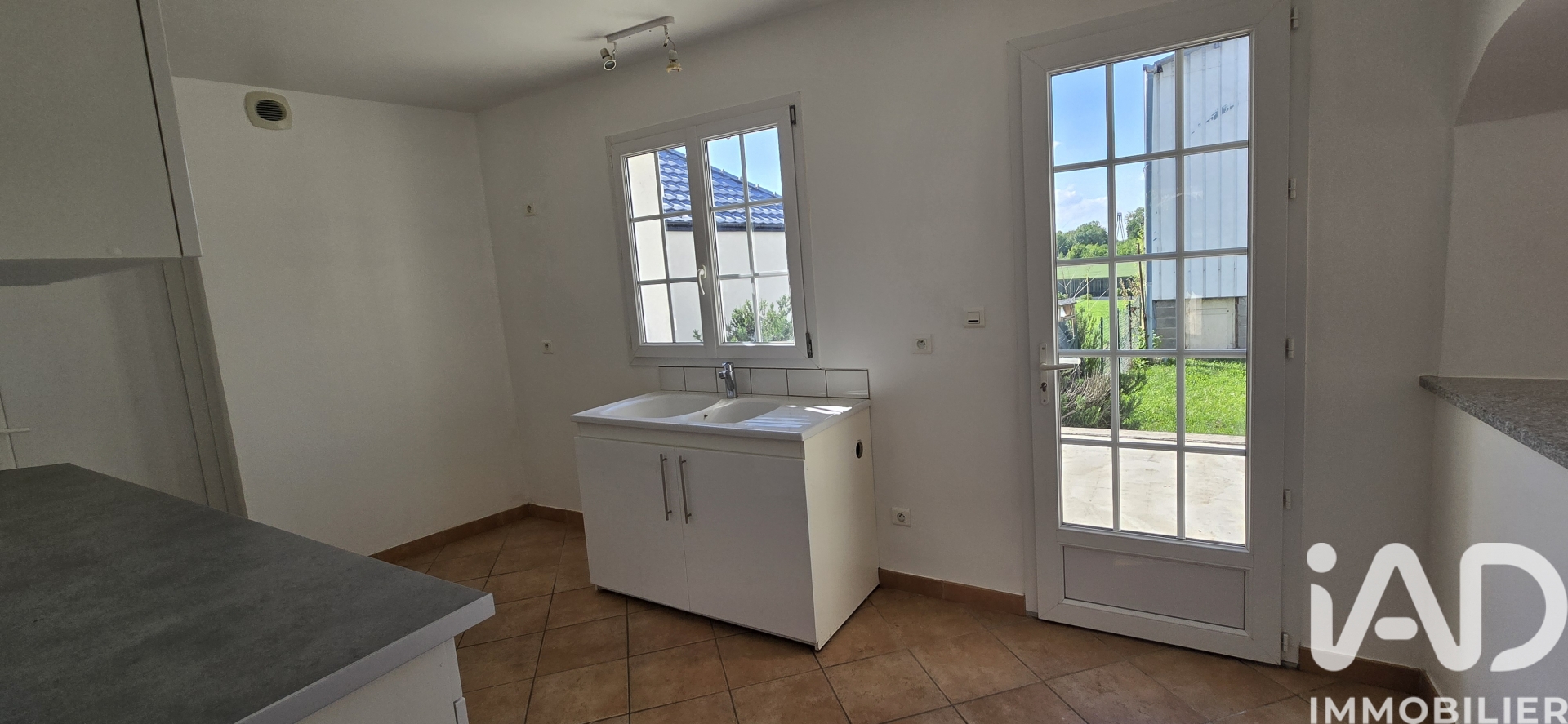 Vente maison à Cléry-Saint-André (45370) : pavillon 6 pièces 130 m² - 2022321 — 10