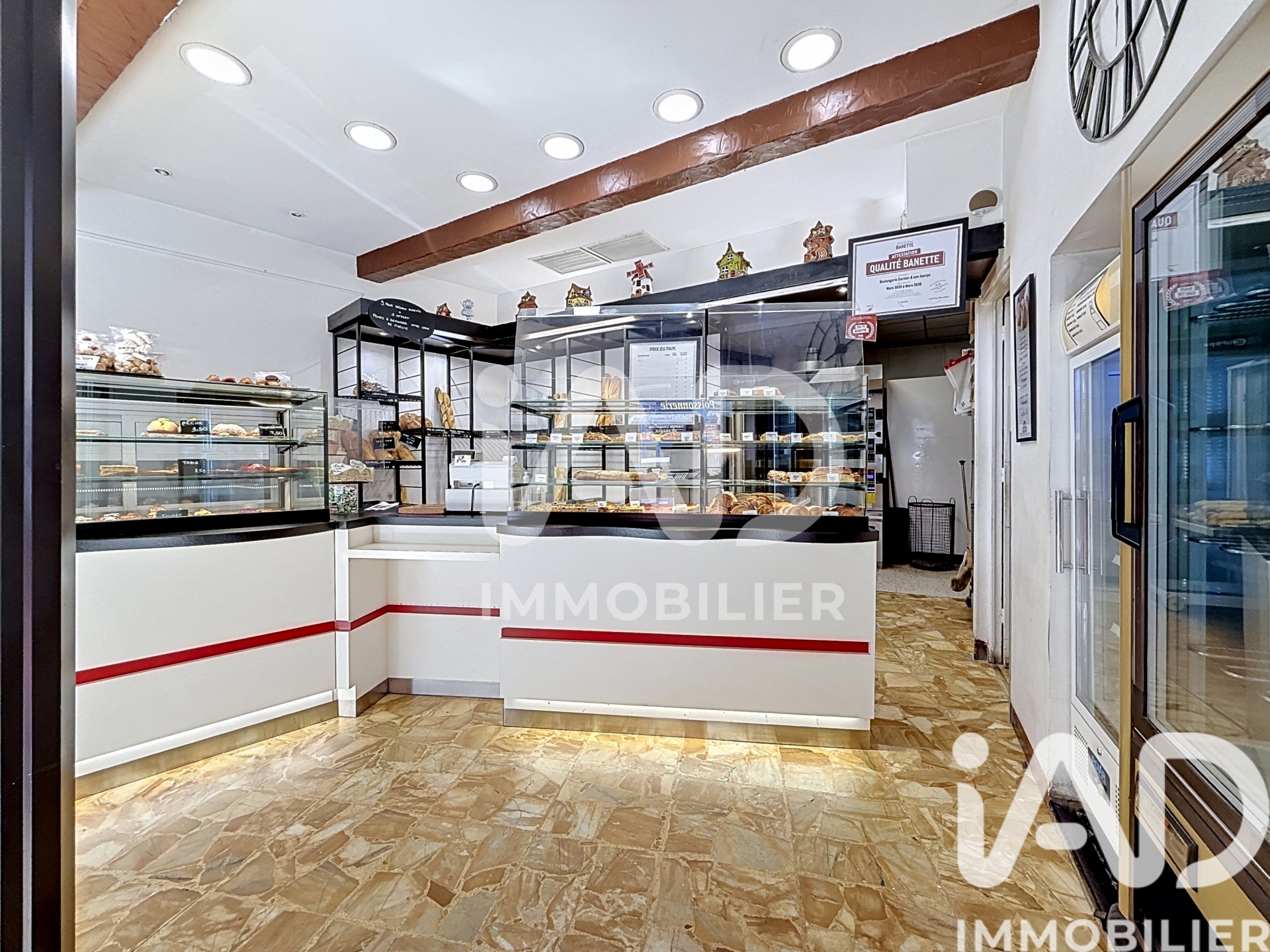 Commerce à vendre à Marseille — 330 000 € — IAD France
