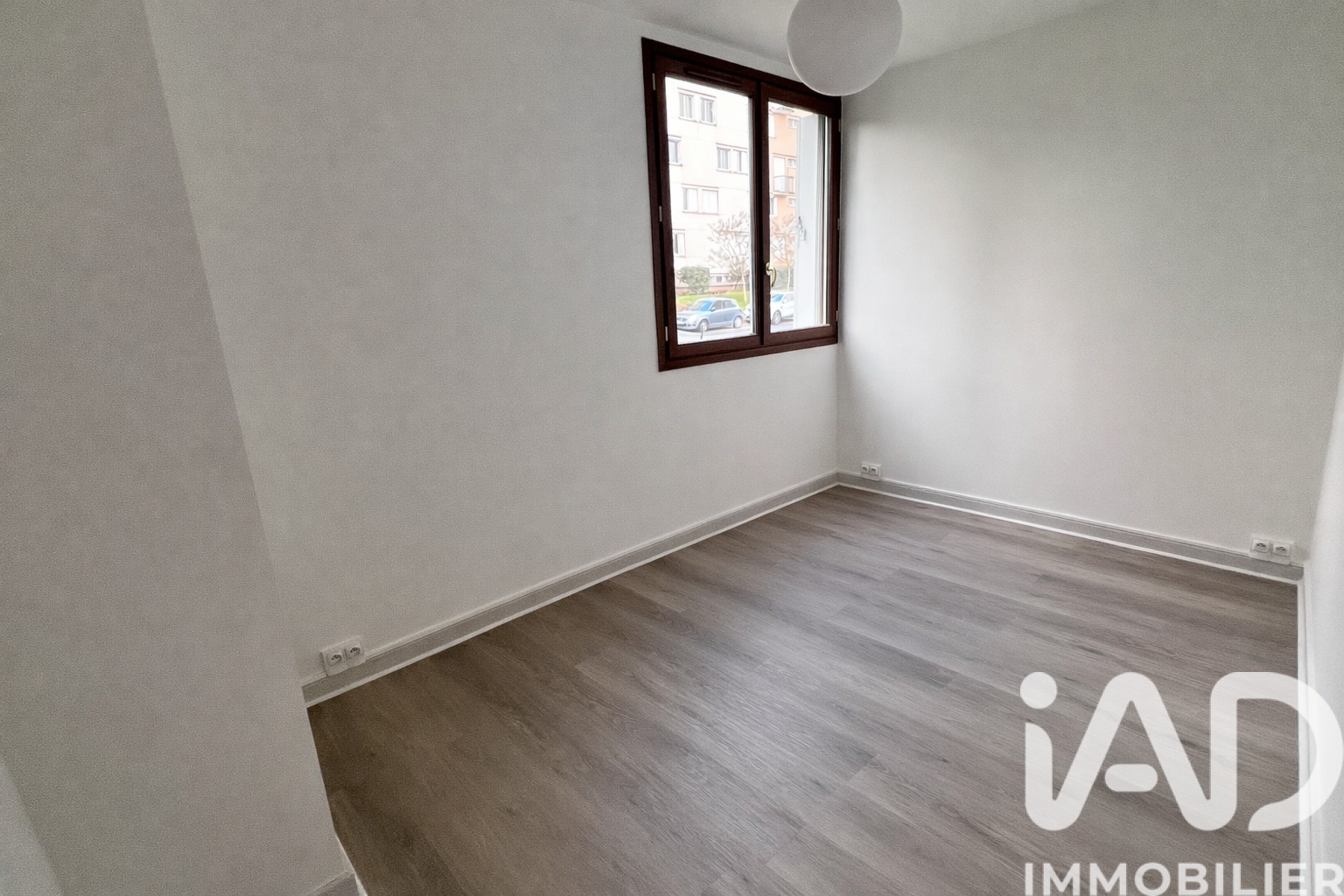 Vente appartement à Le Plessis-Robinson (92350) : appartement 5 pièces 82 m² - 2024964 — 7