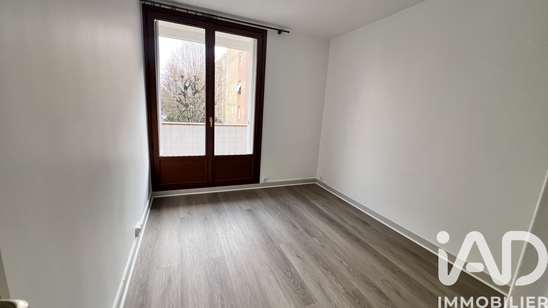 Vente appartement à Le Plessis-Robinson (92350) : appartement 5 pièces 82 m² - 2024964 — 8