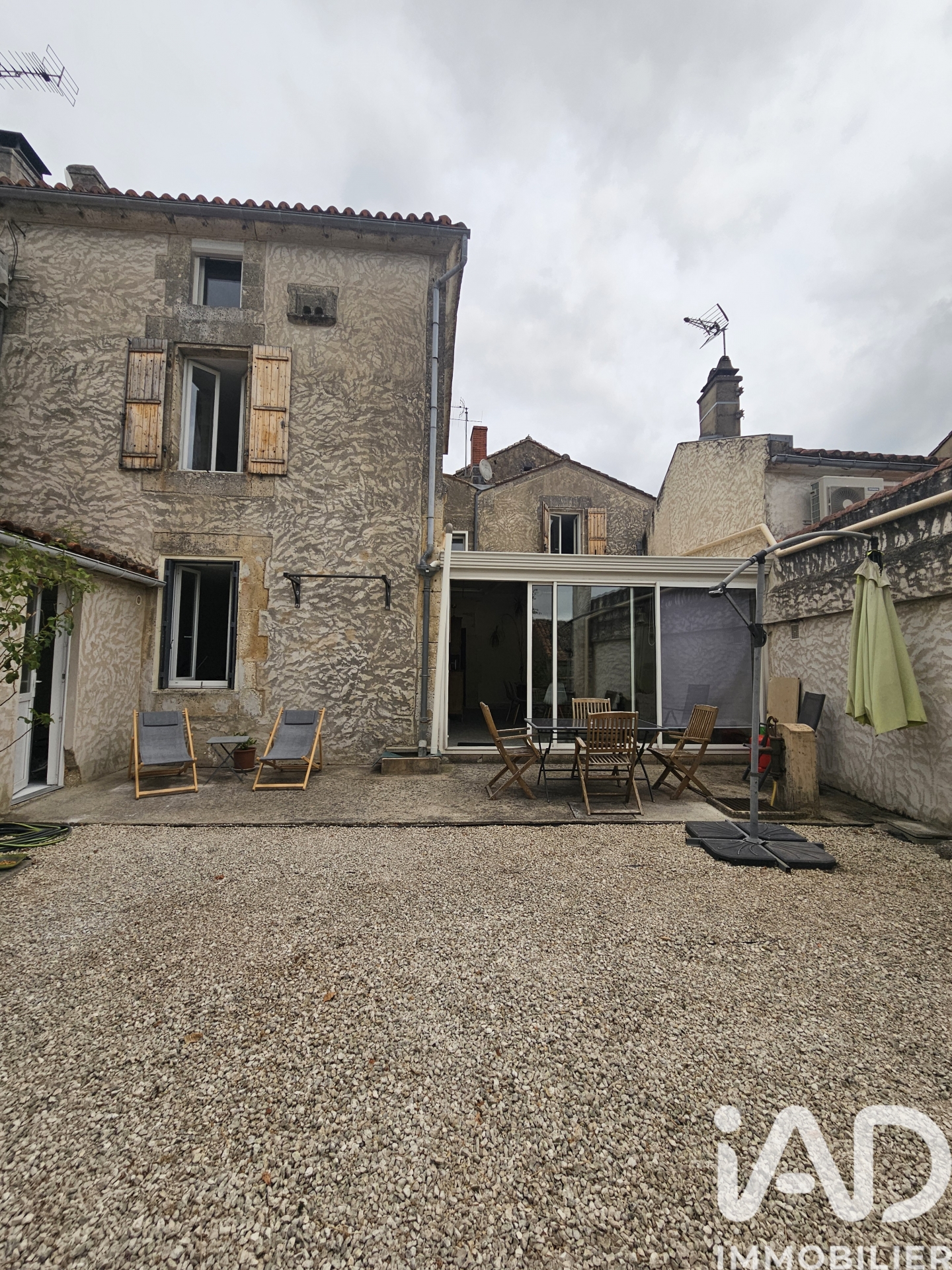 Vente maison à Saint-Michel (16470) : maison de ville 7 pièces 193 m² - 2023821 — 22