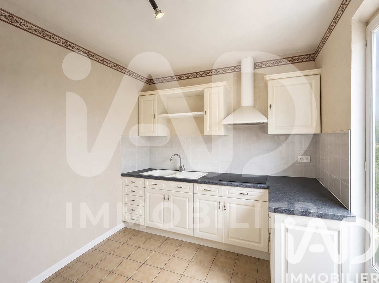 Vente maison à Saint-Pantaléon-de-Larche (19600) : maison 3 pièces 110 m² - 2025207 — 4