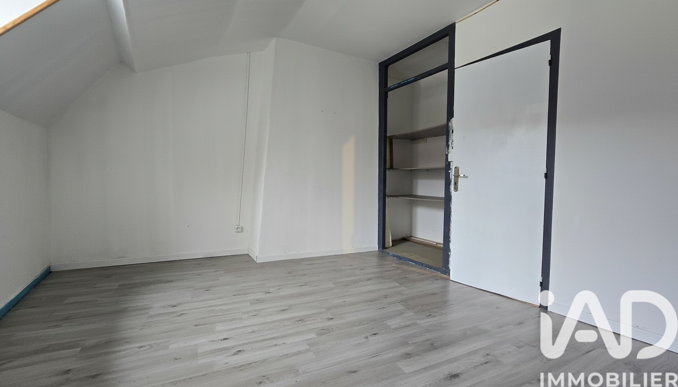 Vente maison à Saint-Amand-Montrond (18200) : maison de ville 4 pièces 110 m² - 2028199 — 18