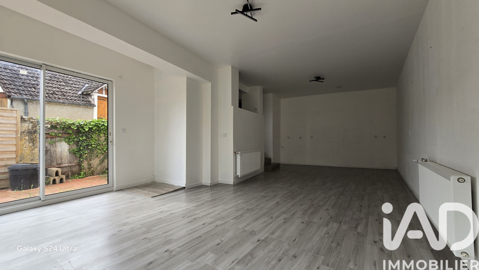 Vente maison à Saint-Amand-Montrond (18200) : maison de ville 4 pièces 110 m² - 2028199 — 6
