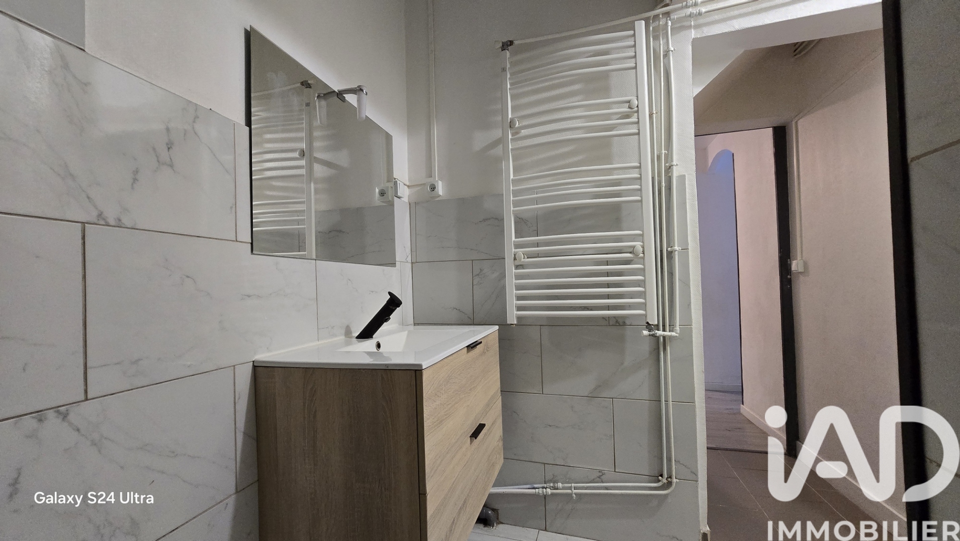 Vente maison à Saint-Amand-Montrond (18200) : maison de ville 4 pièces 110 m² - 2028199 — 10