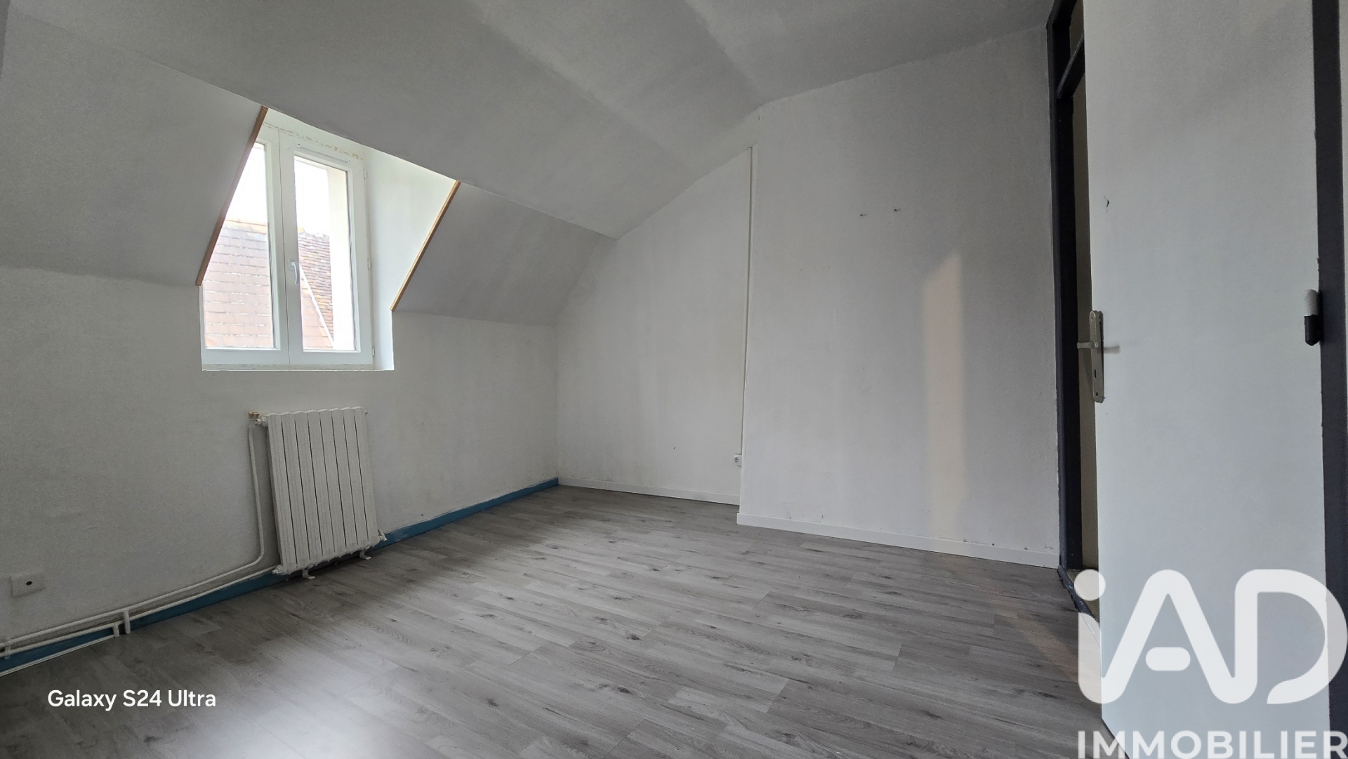Vente maison à Saint-Amand-Montrond (18200) : maison de ville 4 pièces 110 m² - 2028199 — 15