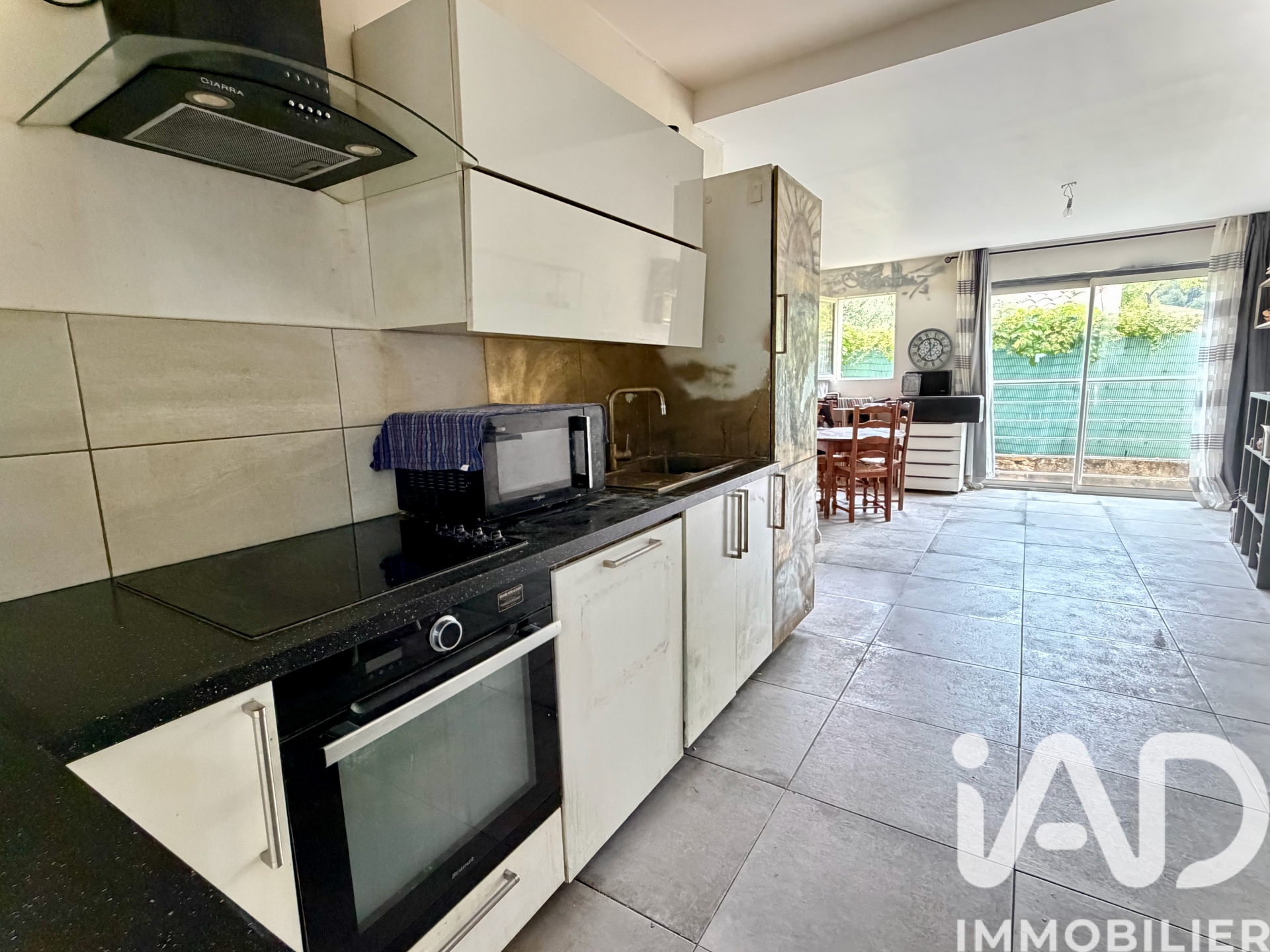 Vente maison à Saint-Cyr-sur-Mer (83270) : maison de ville 3 pièces 66 m² - 1915054 — 10