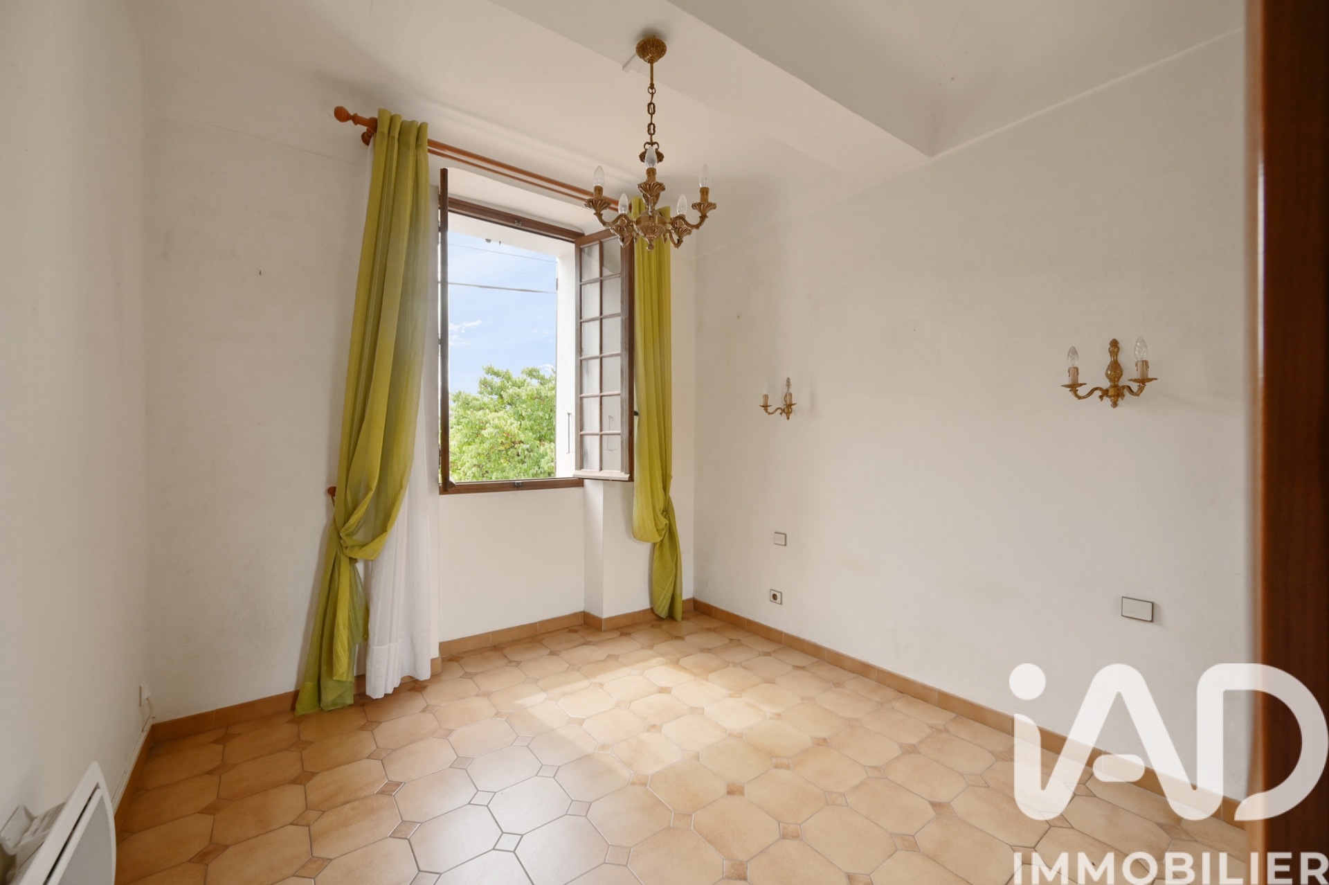 Vente maison à Gémenos (13420) : maison de ville 6 pièces 126 m² - 2029541 — 13