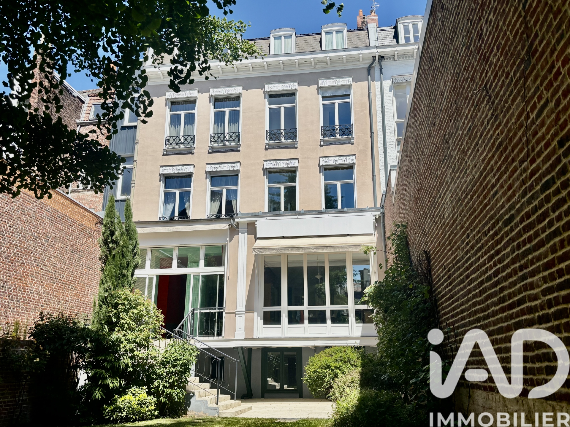 Vente maison à Lille (59800) : maison 14 pièces 530 m² - 2030855 — 2