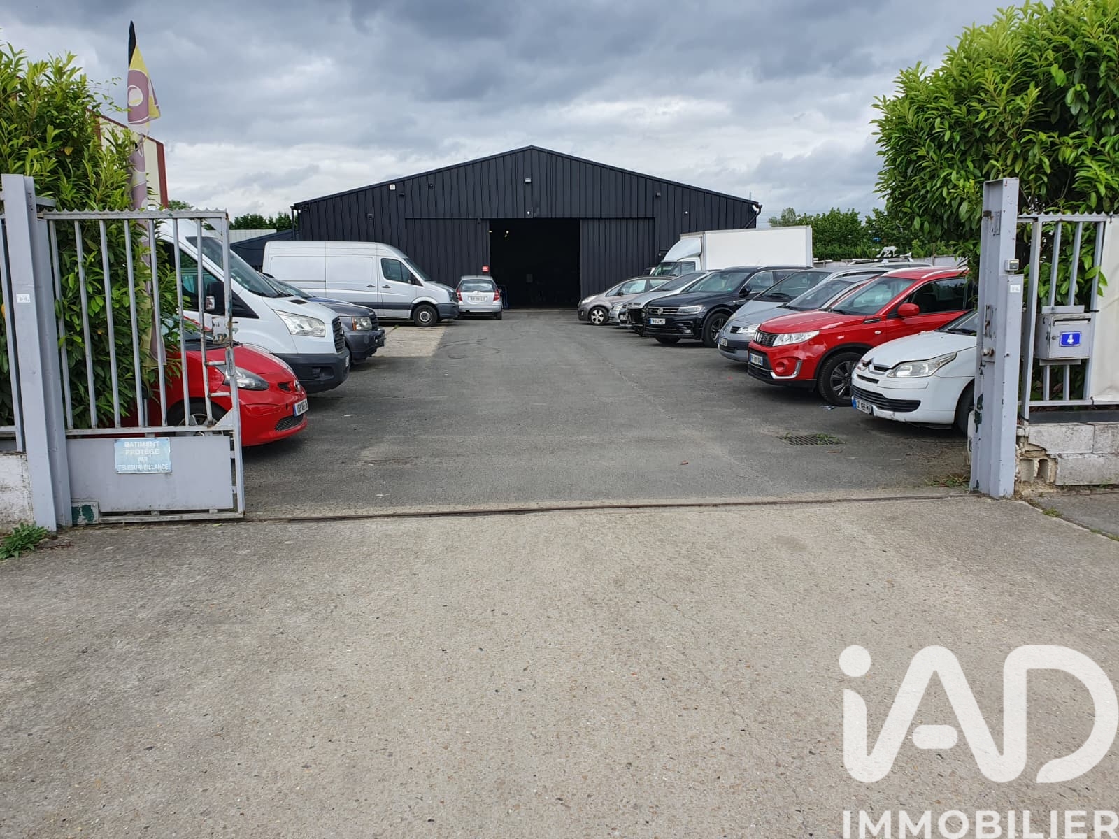 Vente Garage, Station-service