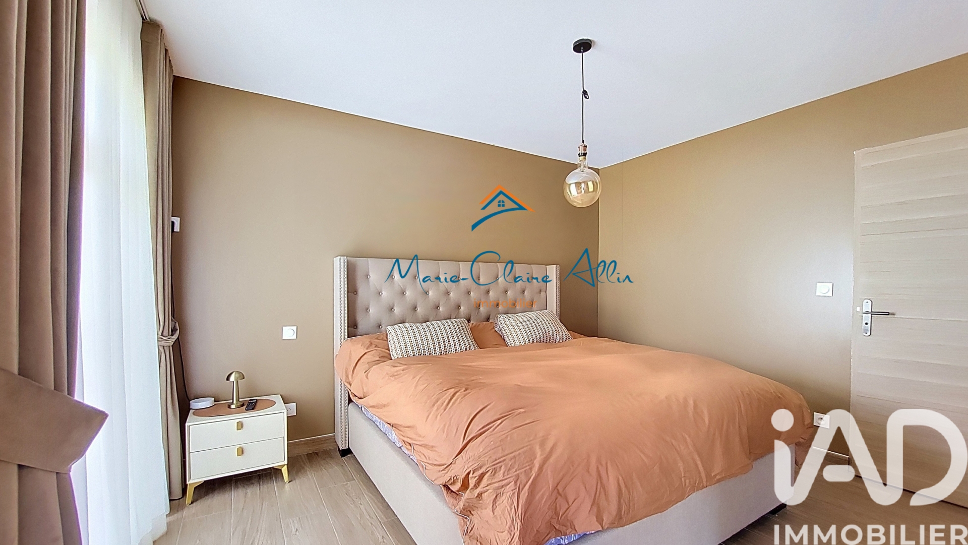 Vente maison à La Ferté-Saint-Cyr (41220) : maison 5 pièces 121 m² - 2025519 — 10