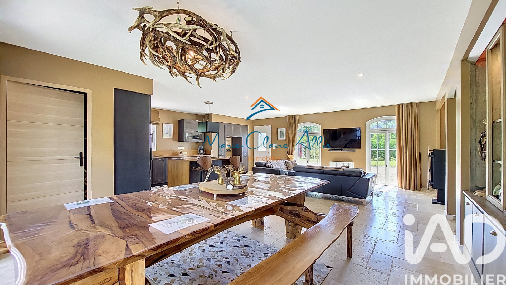 Vente maison à La Ferté-Saint-Cyr (41220) : maison 5 pièces 121 m² - 2025519 — 4