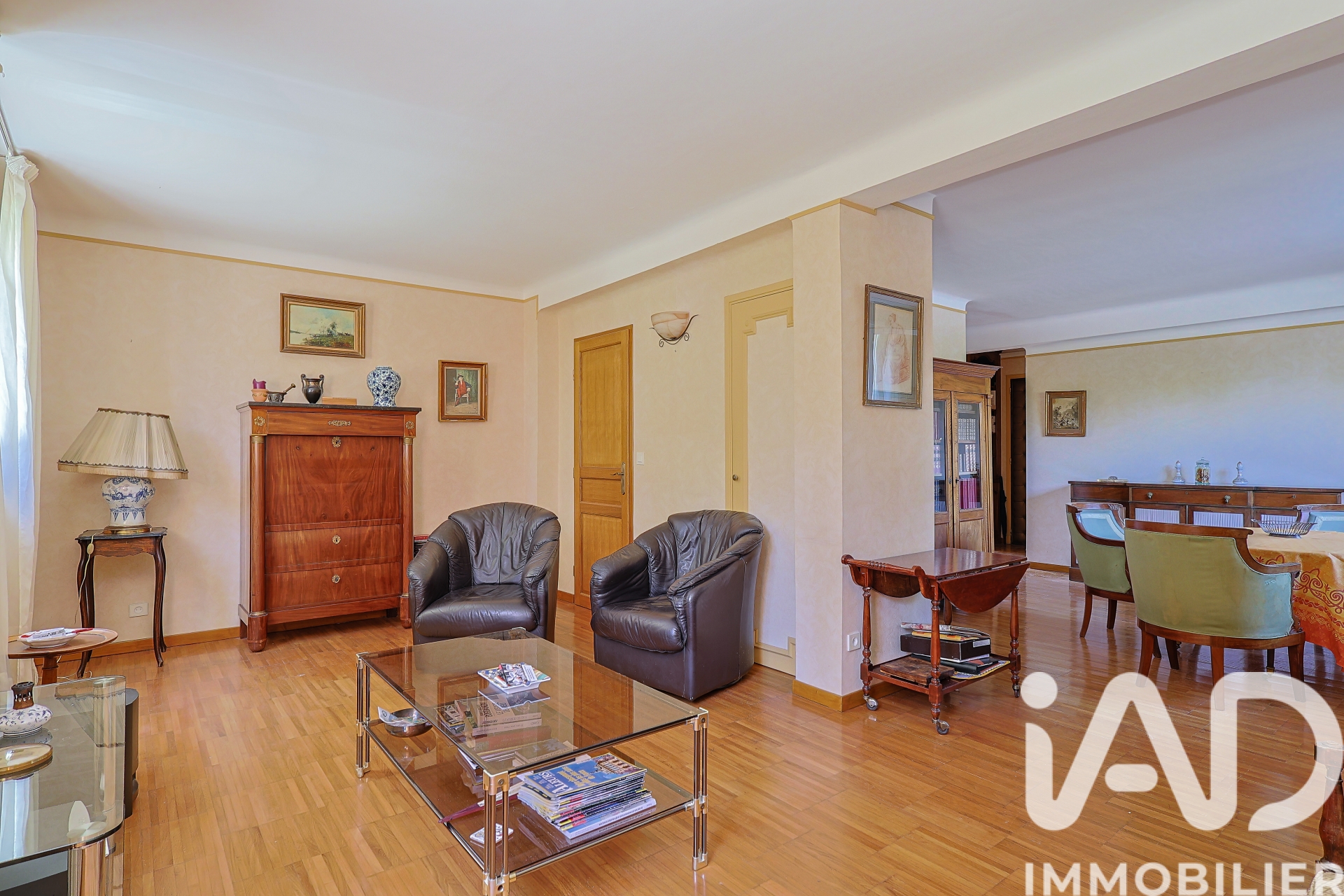 Appartement à vendre à Aix-en-Provence — 299 000 € — IAD France