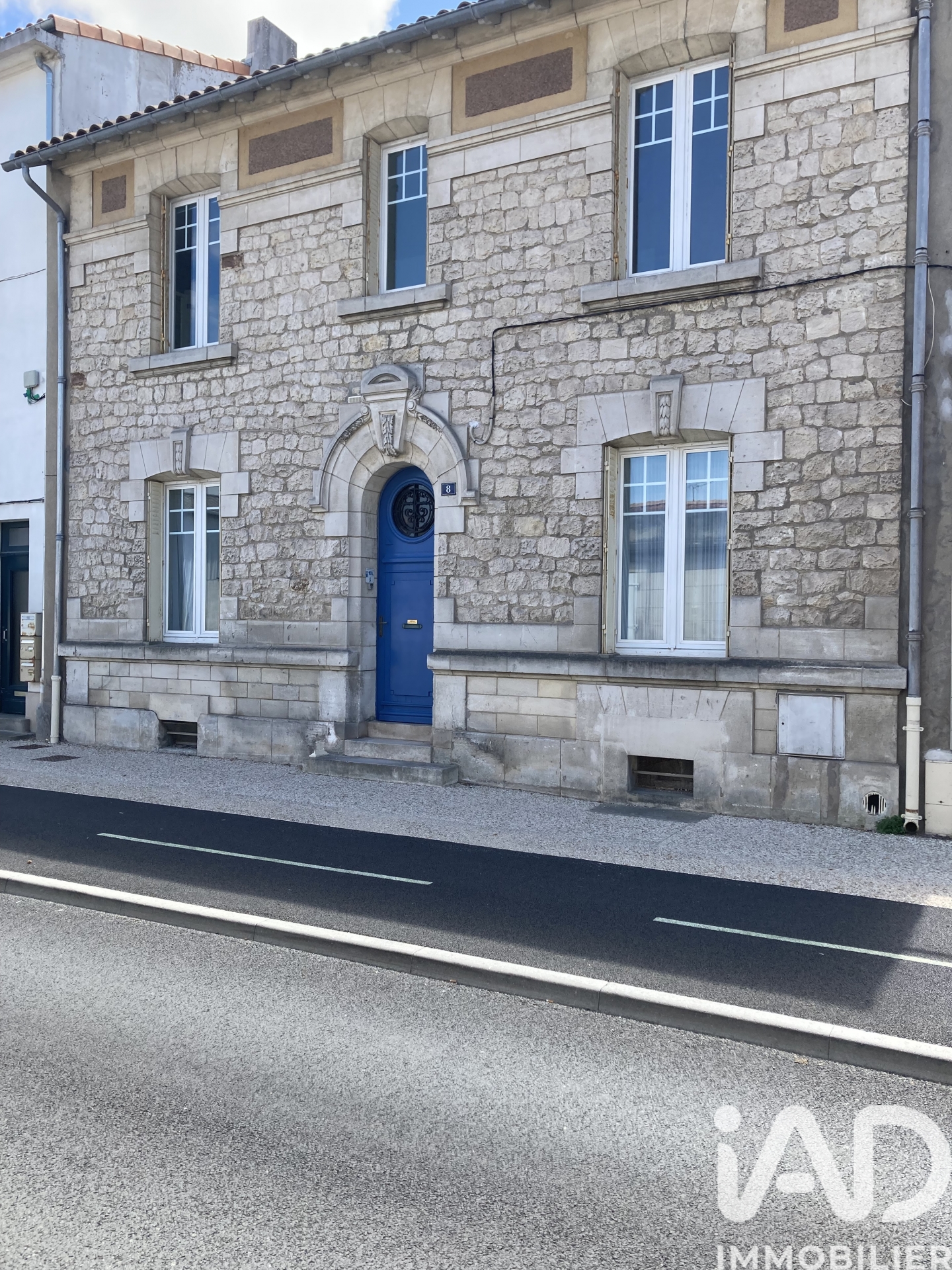 Maison à vendre à La Rochelle — 549 675 € — IAD France
