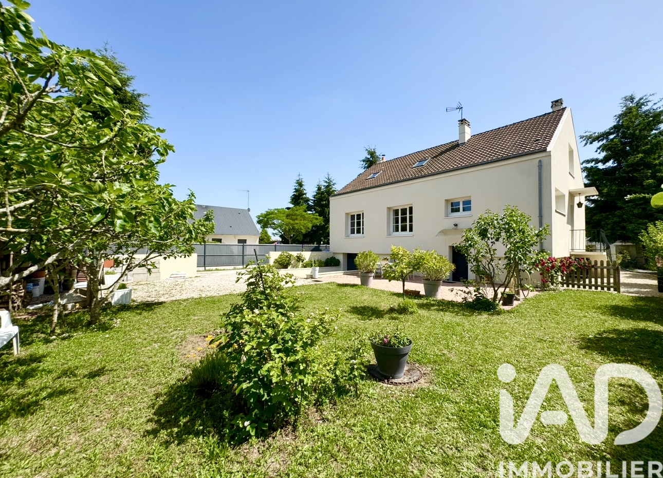 Maison à vendre à Saint-Hilaire-Saint-Mesmin — 369 500 € — IAD France