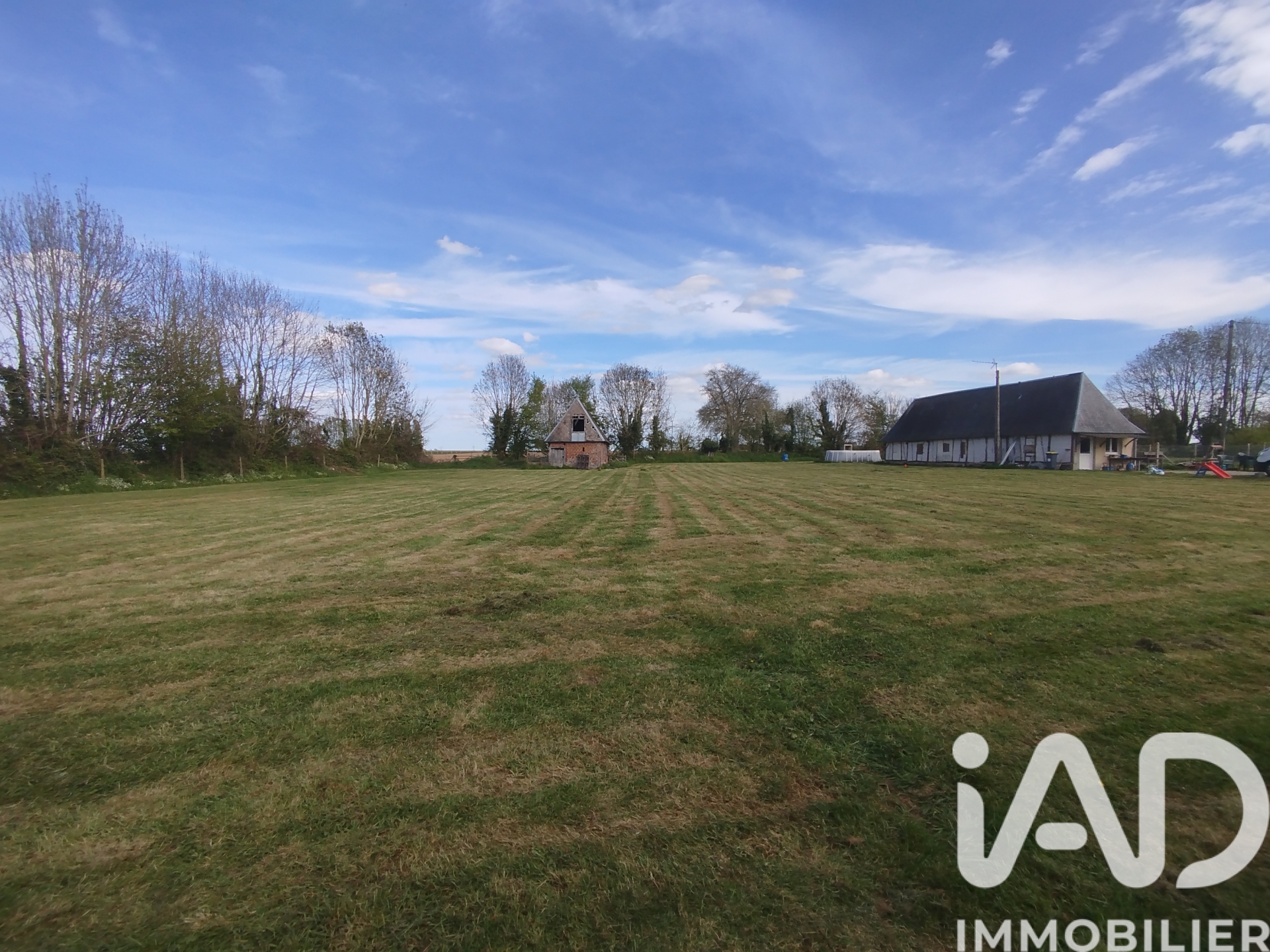 Terrain à vendre à Flancourt-Crescy-en-Roumois — 52 000 € — IAD France
