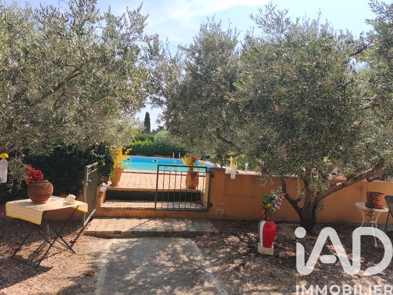 Maison à vendre à Jonquières — 385 000 € — IAD France