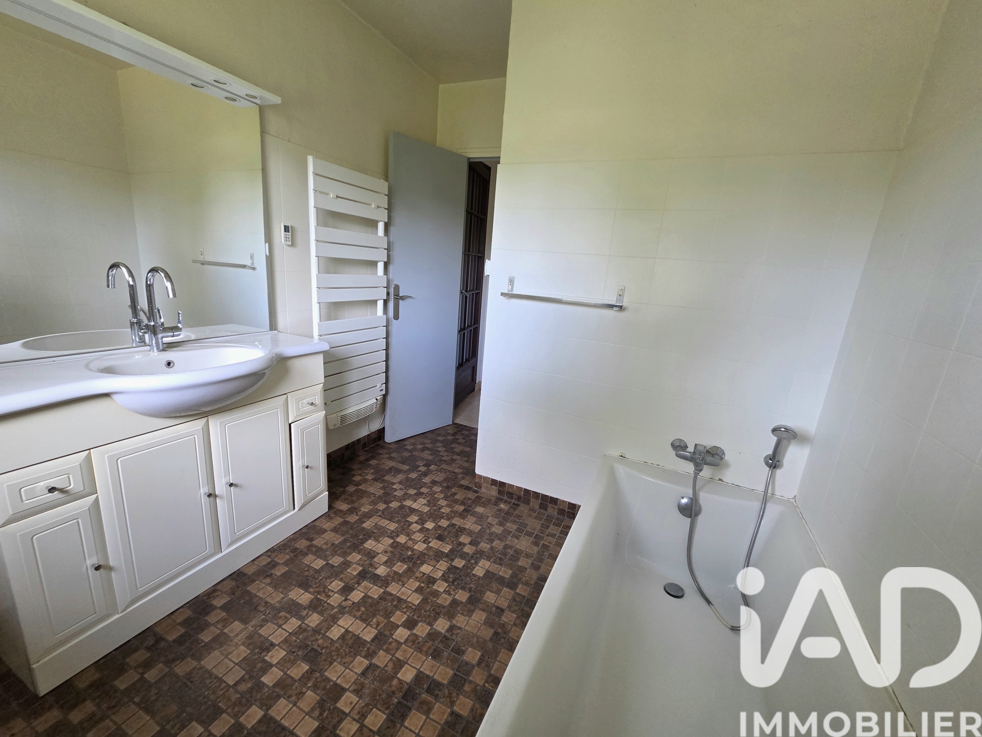 Vente maison à Saint-Cyr-en-Val (45590) : maison 6 pièces 146 m² - 2048058 — 8